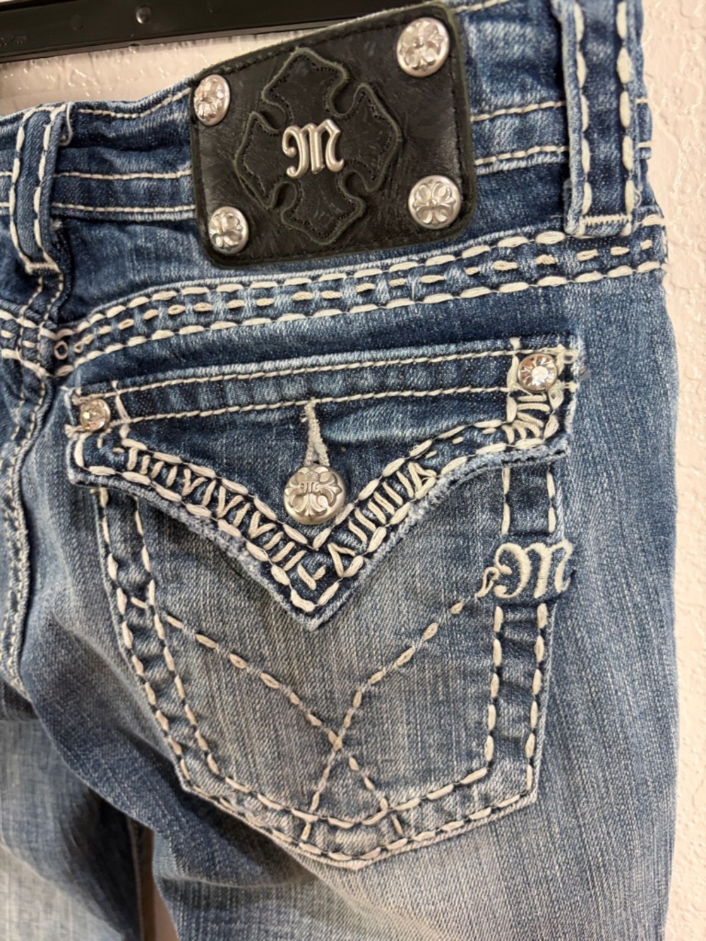Miss Me Women's Light Blue Flare Jeans with Embroidered Pockets,Size 27. - Picture 4 of 17